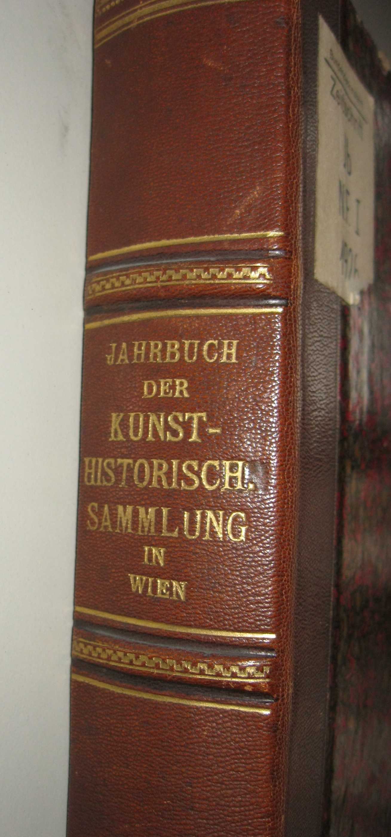 Jahrbuch spine