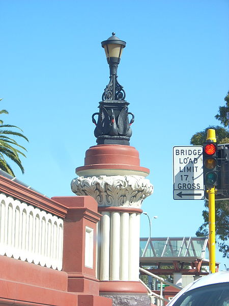 Horseshoe Bridge lamp