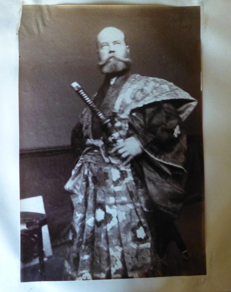 PA artist in Japanese garb